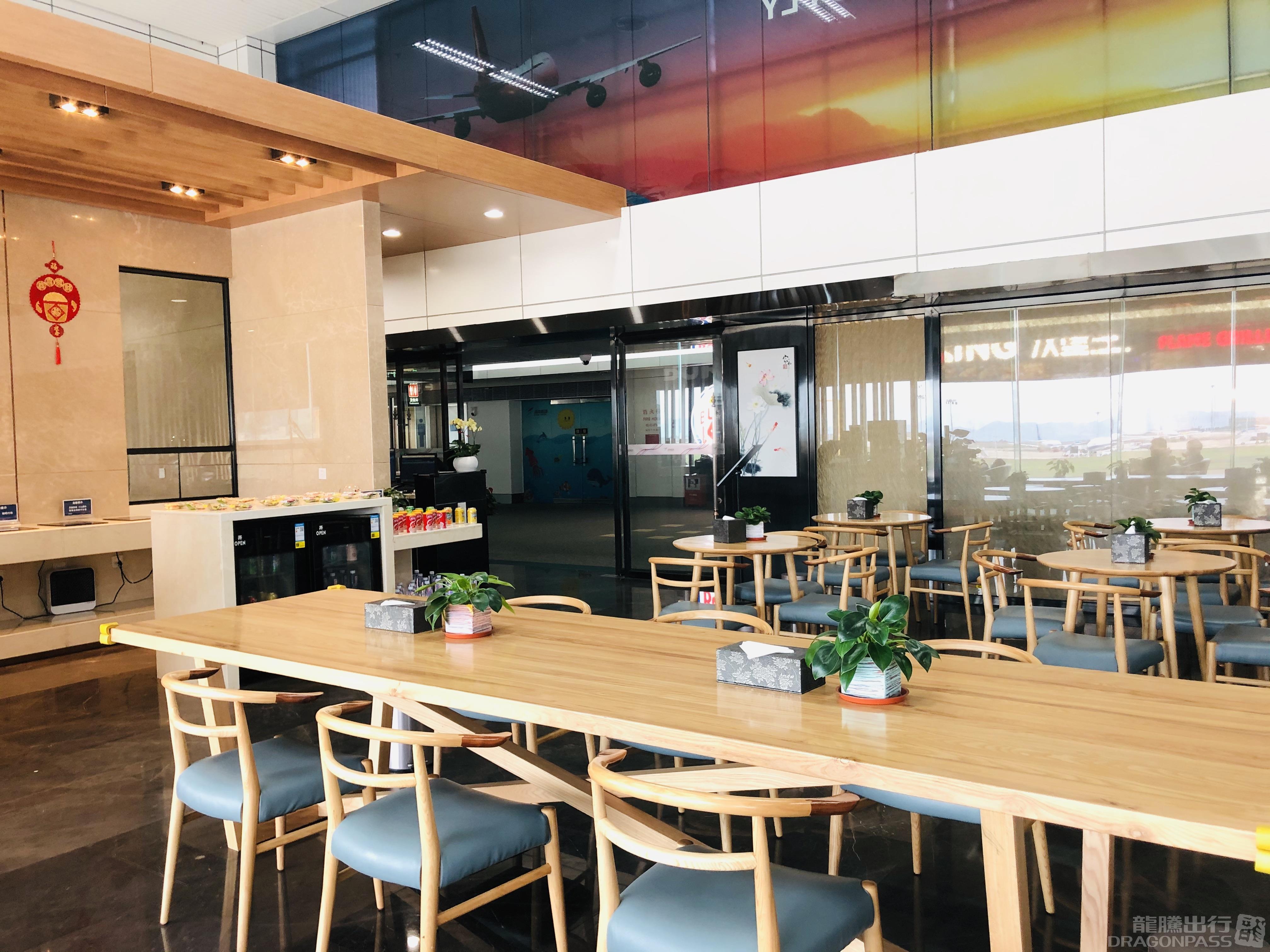 First Class Lounge (East Gallery) — seating area