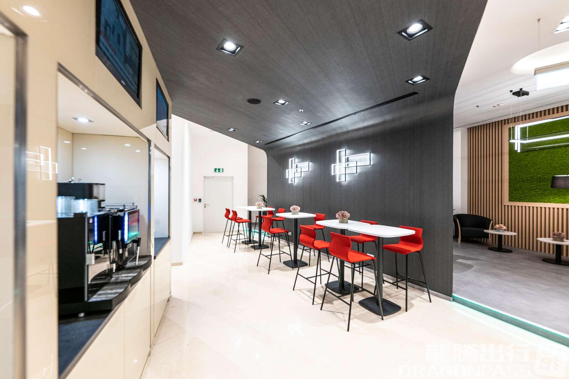 SkyCourt Lounge – photos 3