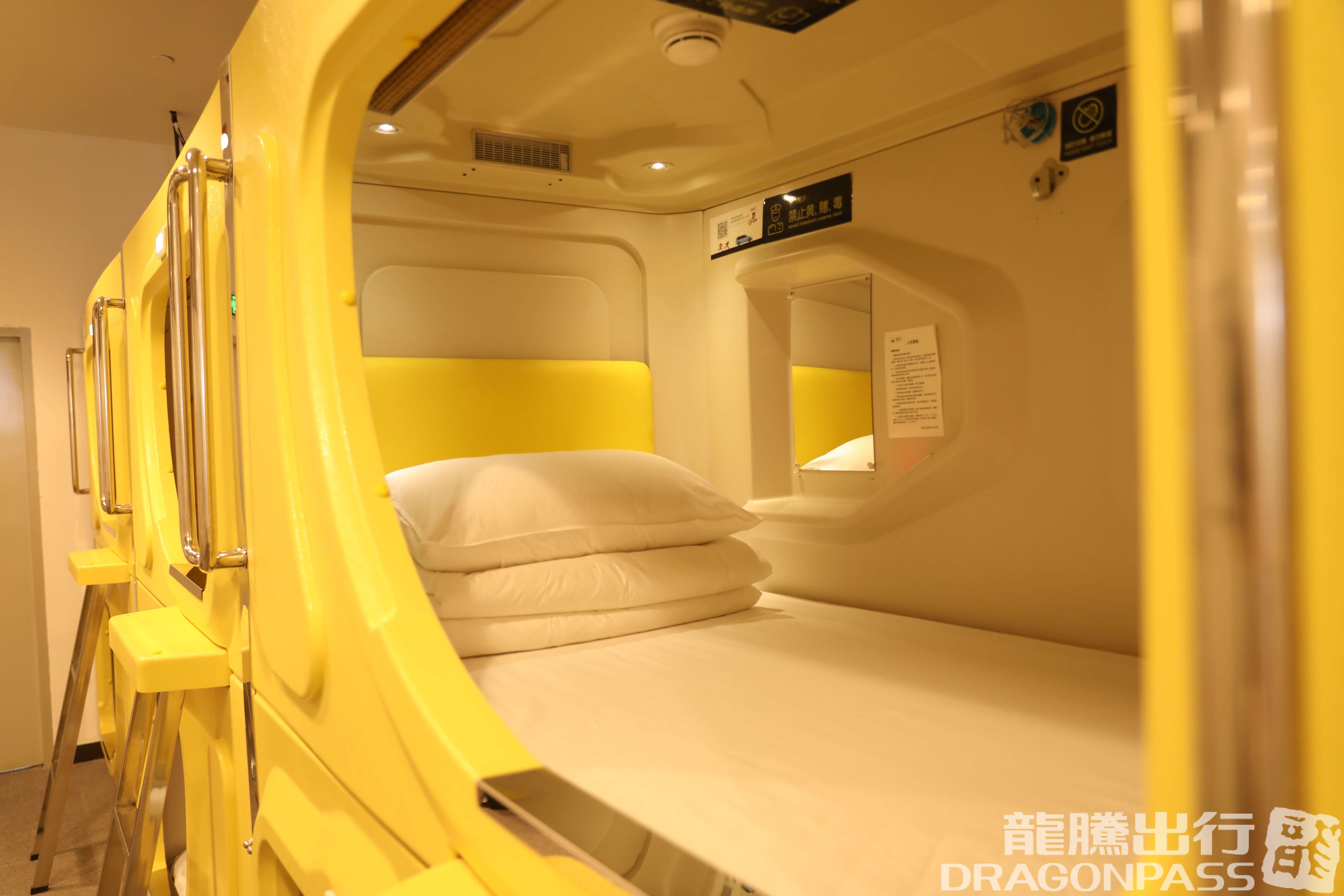 Sleeping in Airport Hotel – photos 6