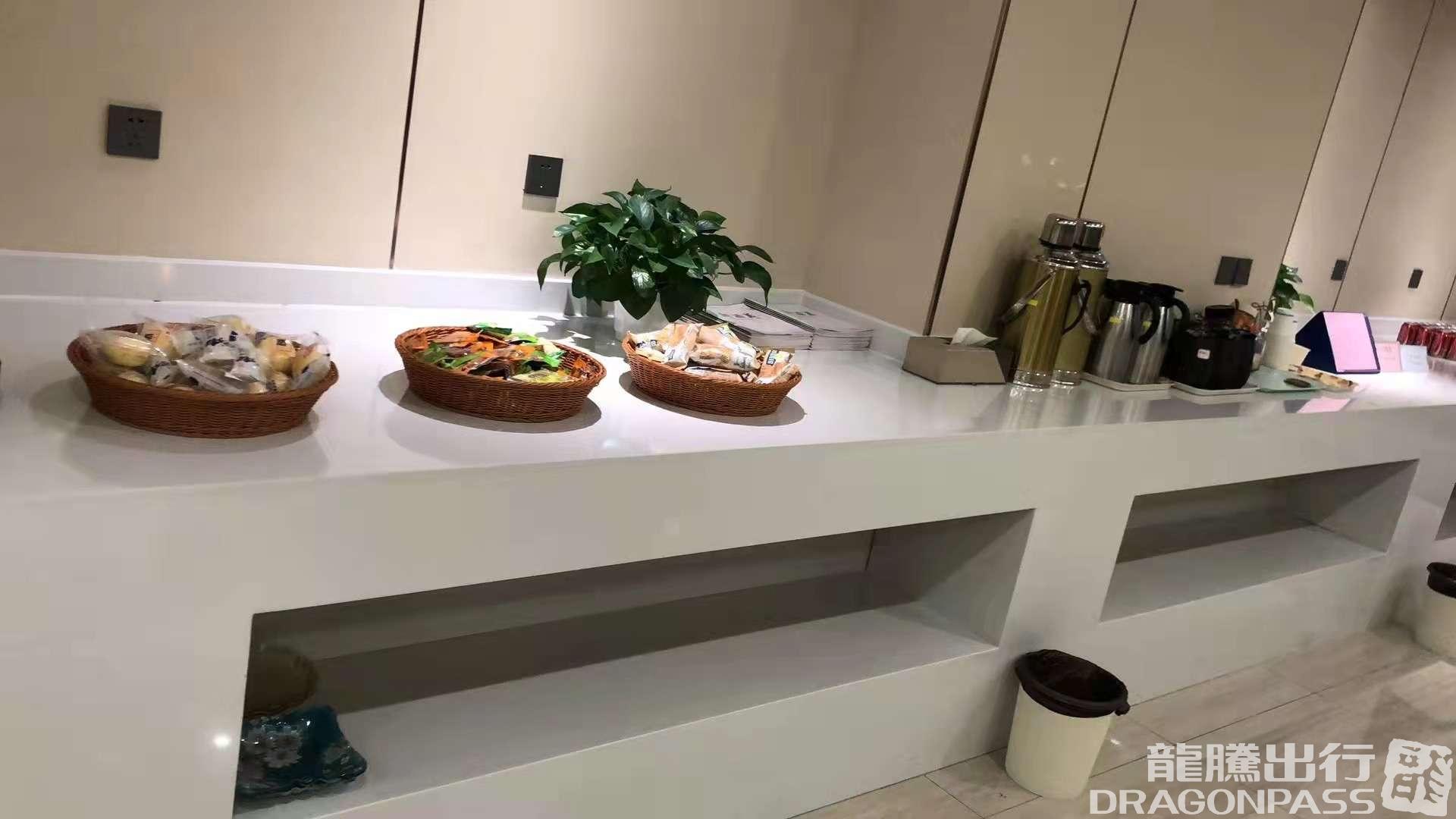 First Class Lounge – photos 3