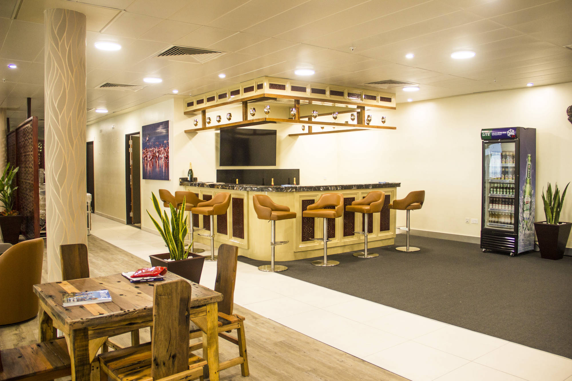 TAA LOUNGE
