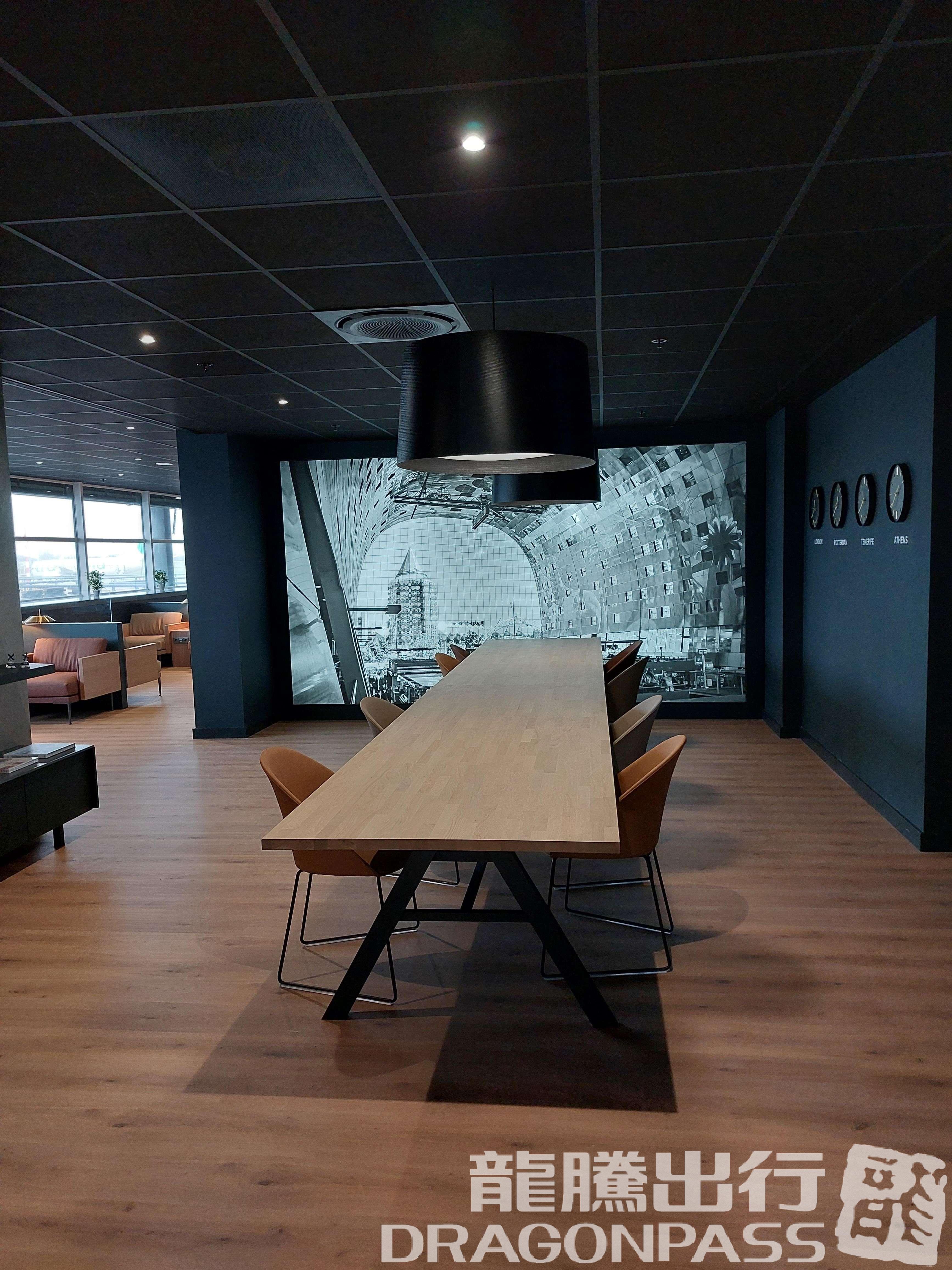 Prima Vista Lounge – photos 3