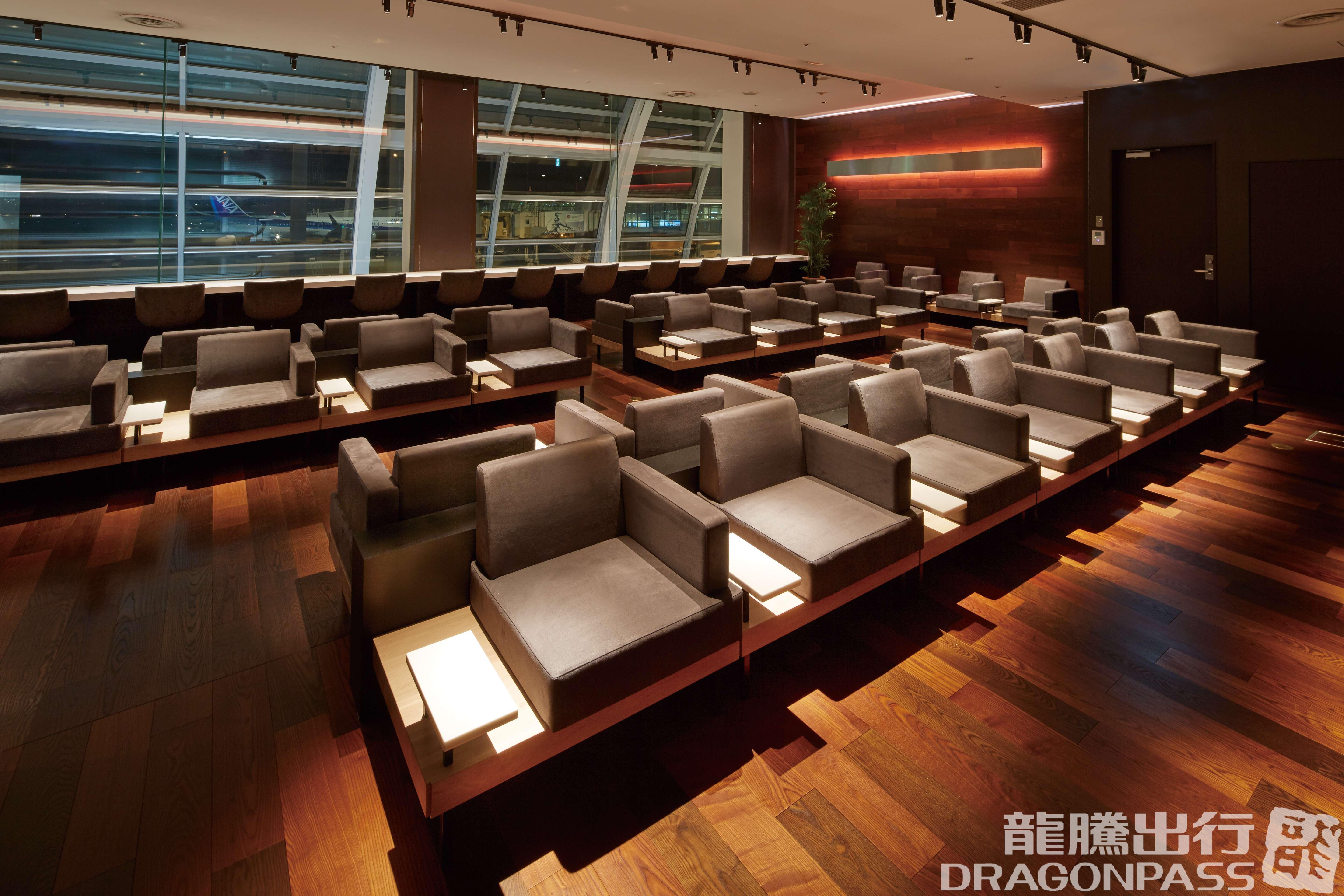 AIRPORT LOUNGE (South) – photos 2
