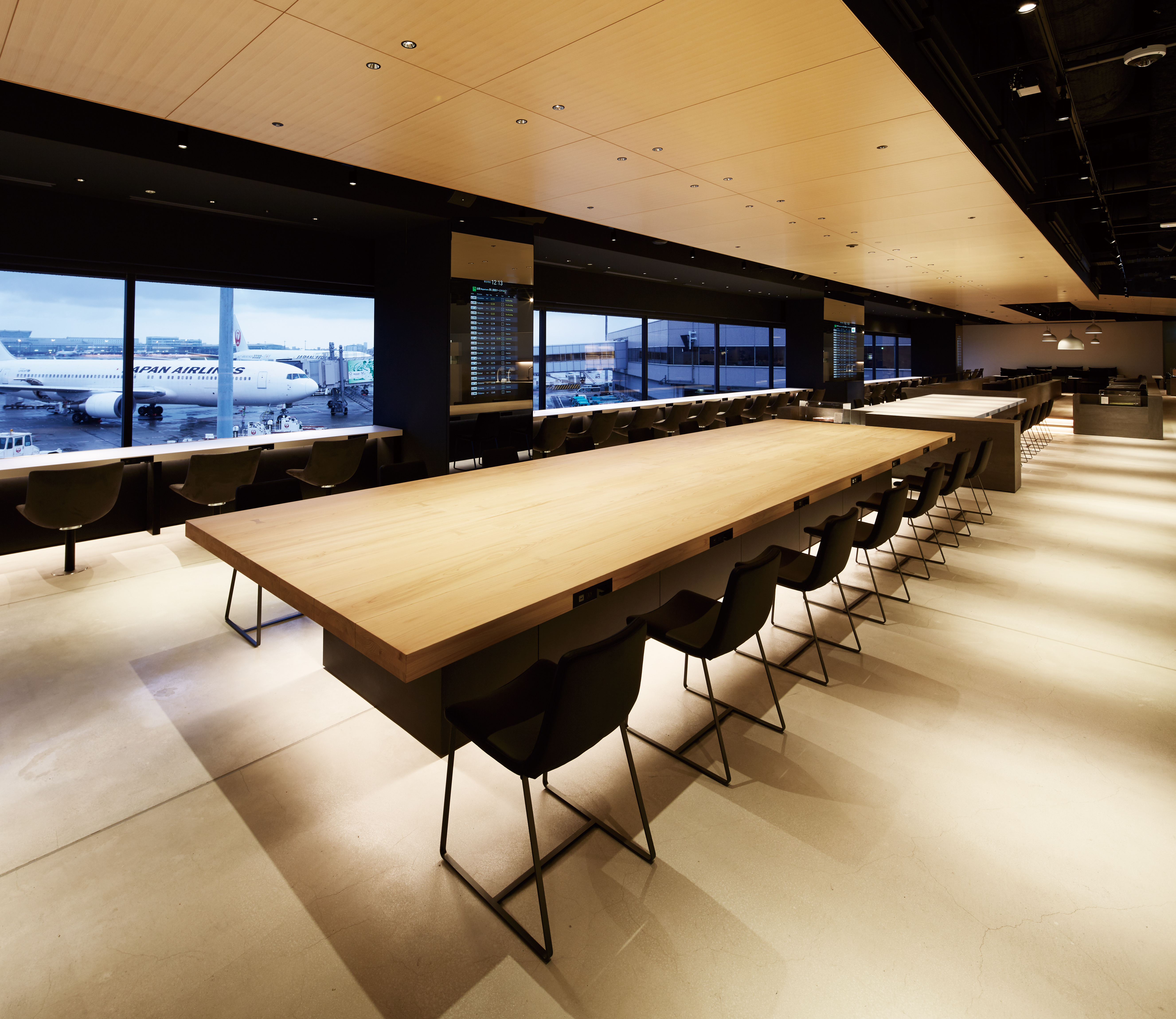 Power Lounge North atmosphere, image 3