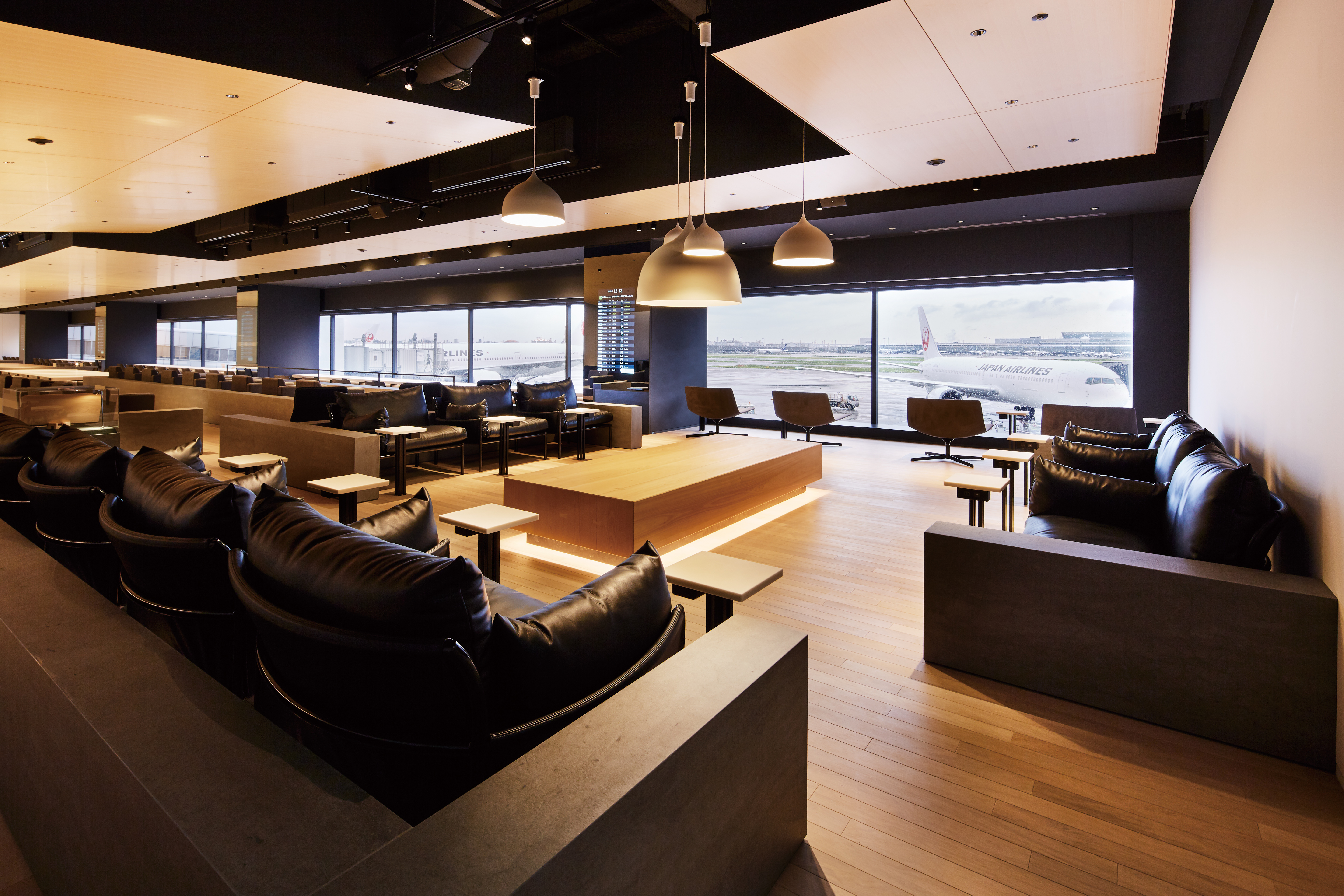 Power Lounge North at HND