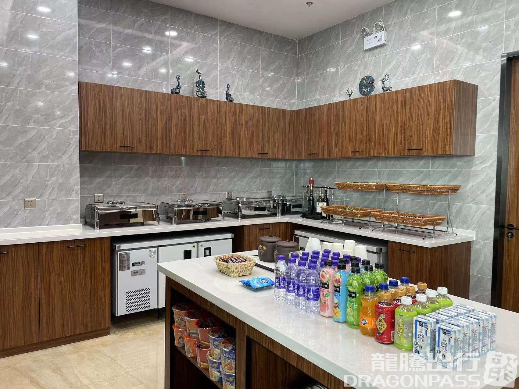 International First Class Lounge – photos 4