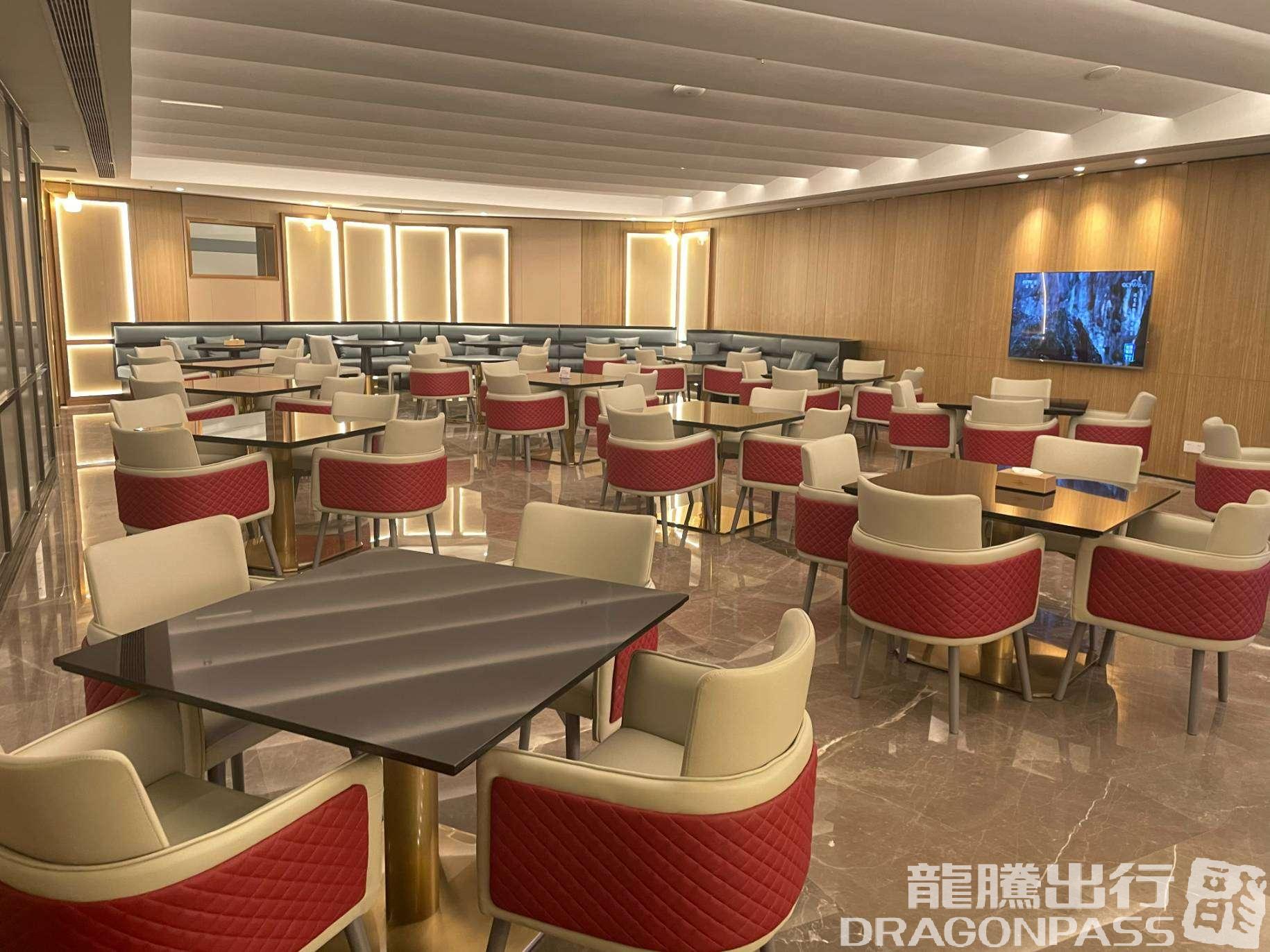 First Class Lounge – photos 3
