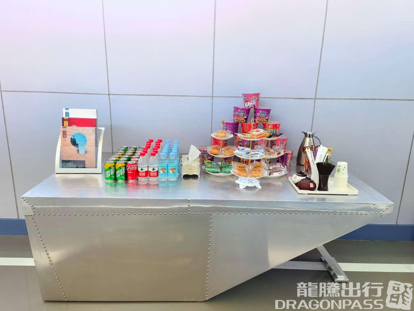 First Class Lounge – photos 3